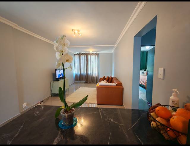 2 BEDROOM APARTMENT FOR SALE IN ESSENWOOD